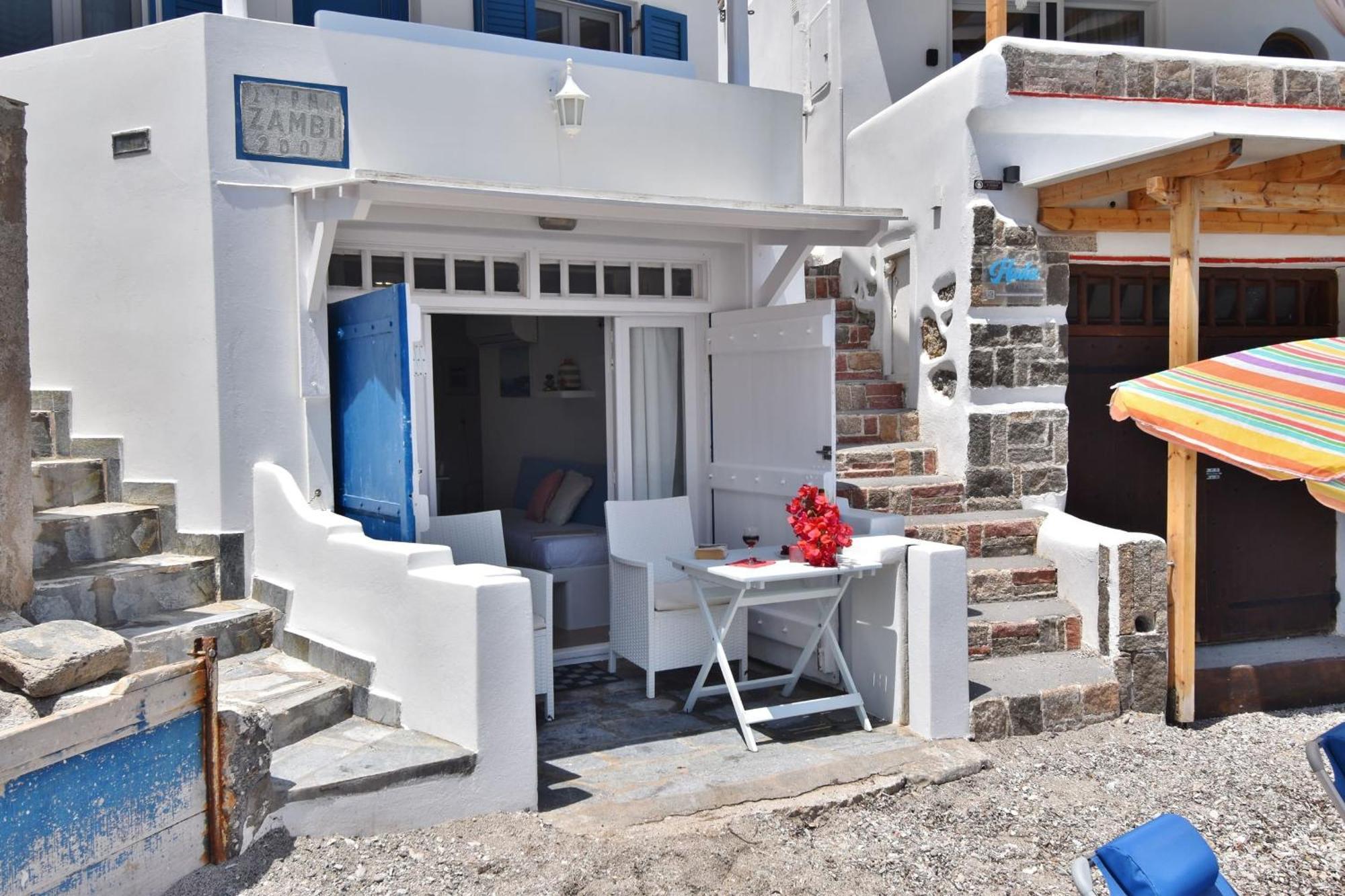 Blue Mare Apartments On The Beach Firopotamos Zimmer foto